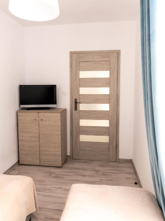 Apartament Pod Lasem Lägenhet Oldrzychowice Klodzkie Exteriör bild