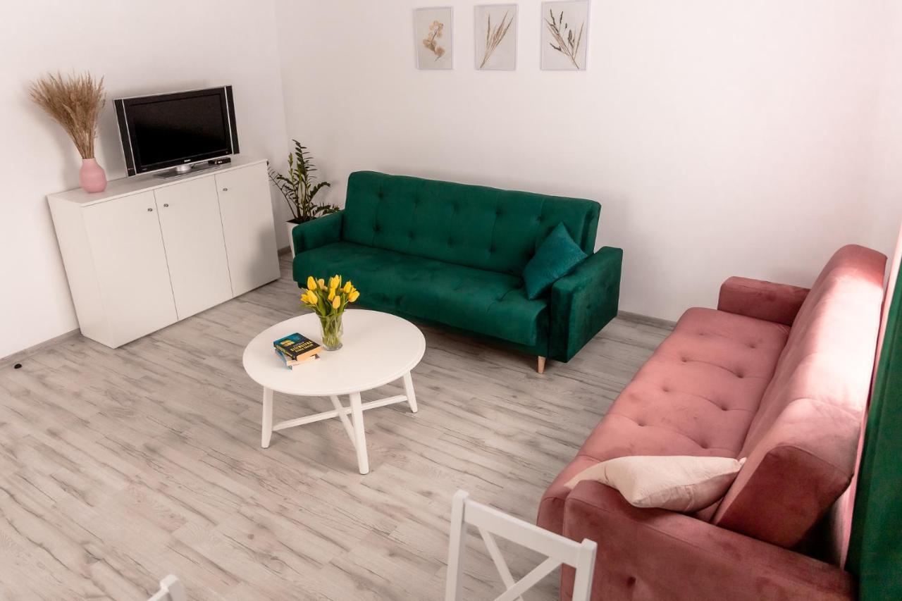 Apartament Pod Lasem Lägenhet Oldrzychowice Klodzkie Exteriör bild