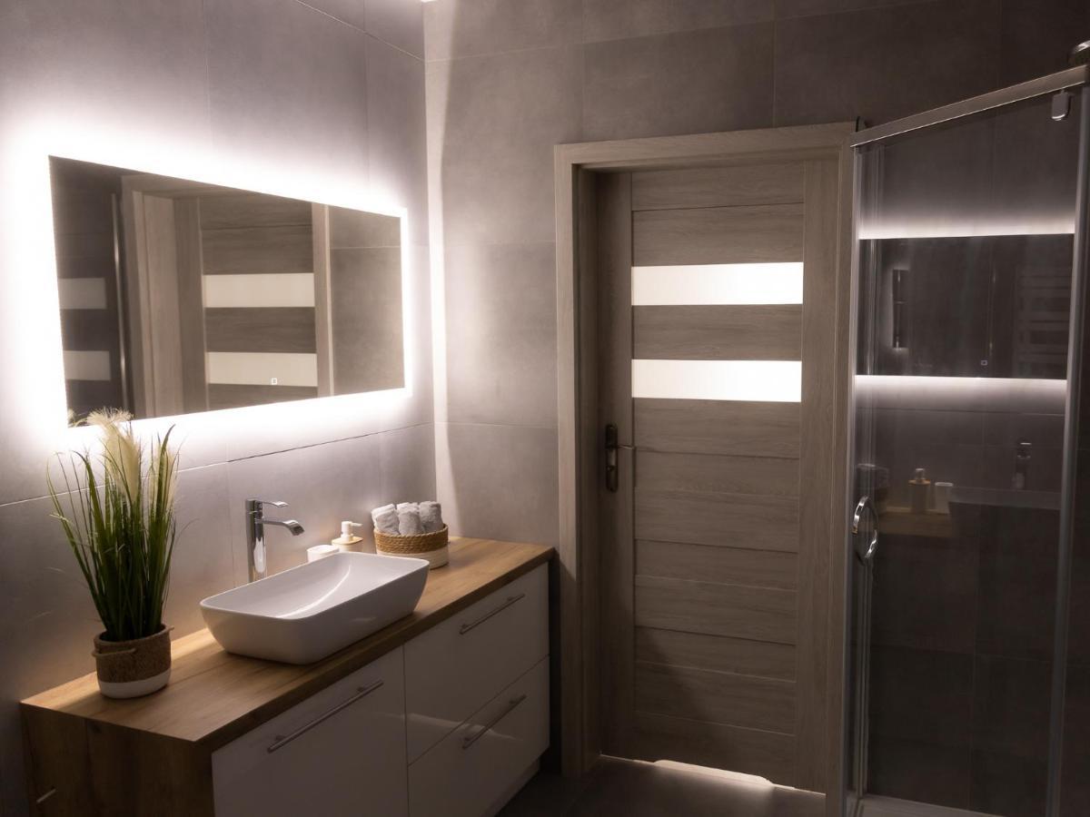 Apartament Pod Lasem Lägenhet Oldrzychowice Klodzkie Exteriör bild