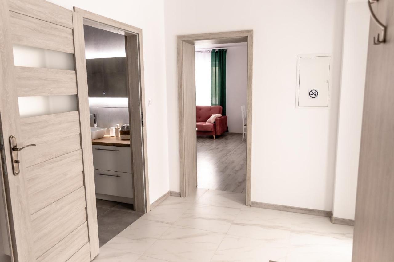 Apartament Pod Lasem Lägenhet Oldrzychowice Klodzkie Exteriör bild