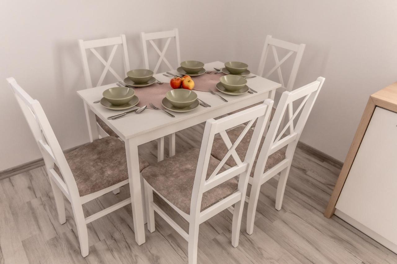 Apartament Pod Lasem Lägenhet Oldrzychowice Klodzkie Exteriör bild