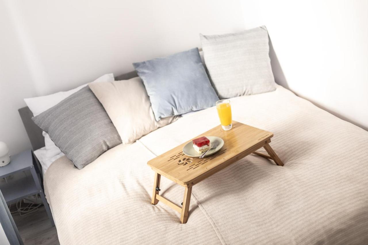 Apartament Pod Lasem Lägenhet Oldrzychowice Klodzkie Exteriör bild