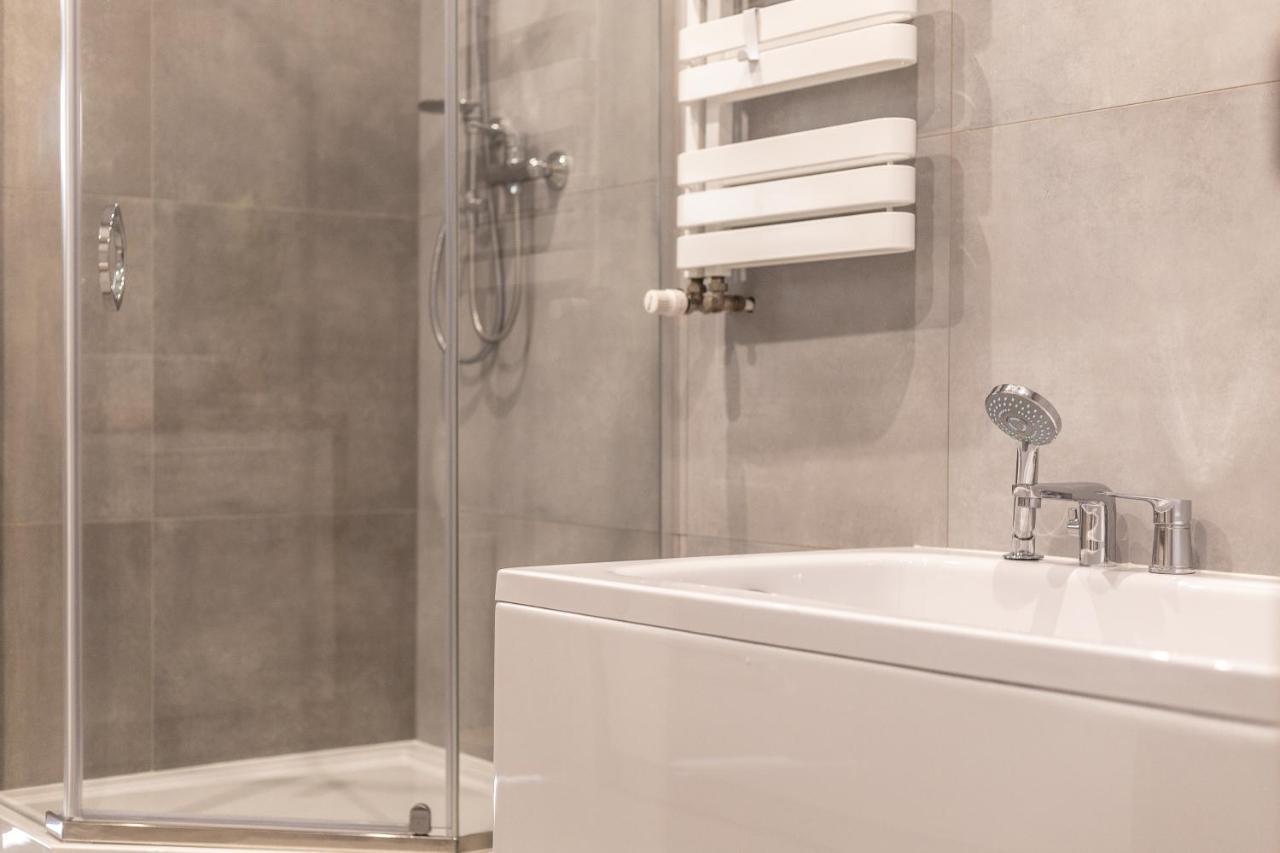 Apartament Pod Lasem Lägenhet Oldrzychowice Klodzkie Exteriör bild