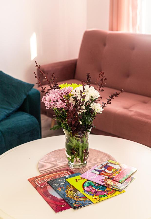 Apartament Pod Lasem Lägenhet Oldrzychowice Klodzkie Exteriör bild