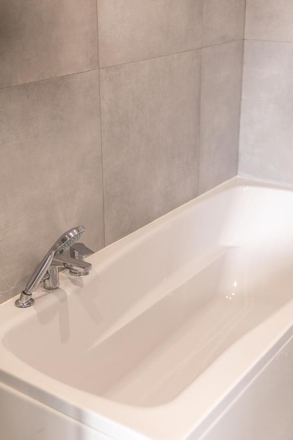Apartament Pod Lasem Lägenhet Oldrzychowice Klodzkie Exteriör bild