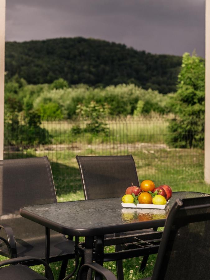 Apartament Pod Lasem Lägenhet Oldrzychowice Klodzkie Exteriör bild